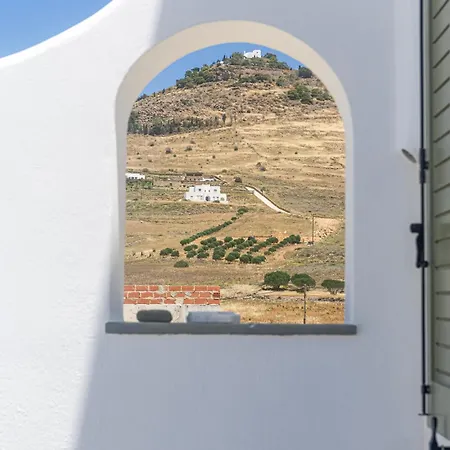 Elena & Lägenhetshotell 3*