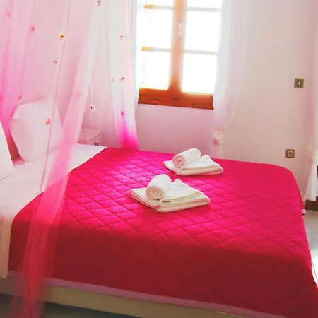 Elena & شقة فندقية 3*