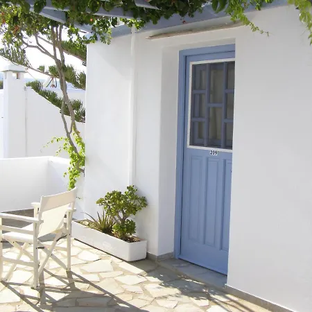 Elena & 3* بوسي لِفاذي