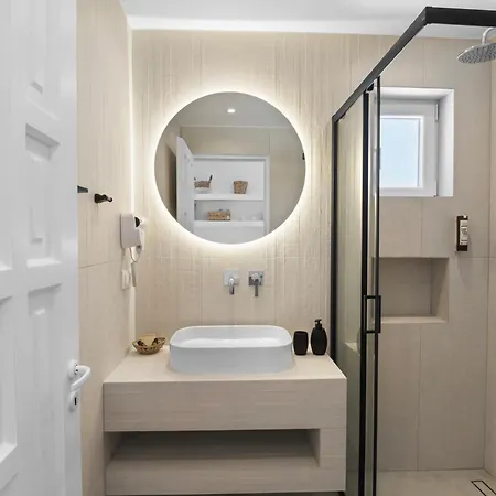 Elena & شقة فندقية بوسي لِفاذي