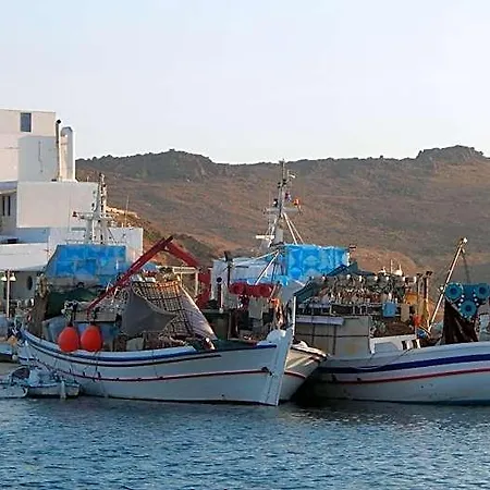 Elena & Ξενοδοχείο με διαμερίσματα Πίσω Λιβάδι