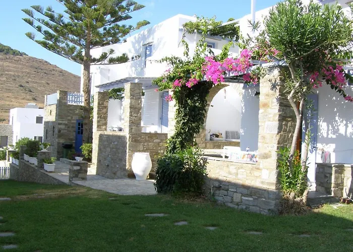 Aparthotel Elena & 3*