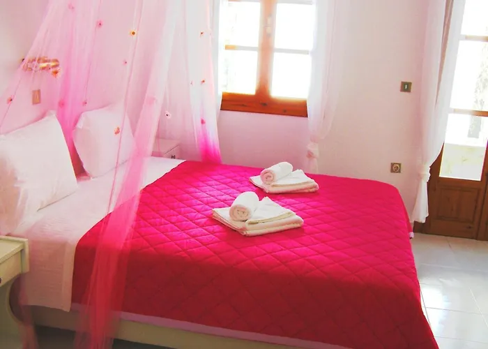 Elena & Aparthotel 3*